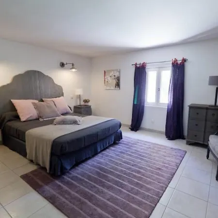 Chateau La Croix Des Pins Holiday home Mazan