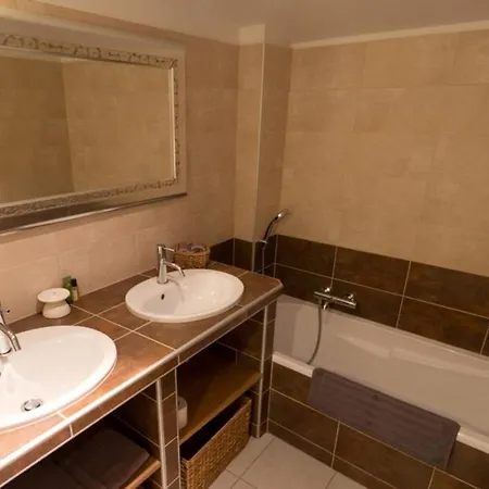 Holiday home Chateau La Croix Des Pins Mazan