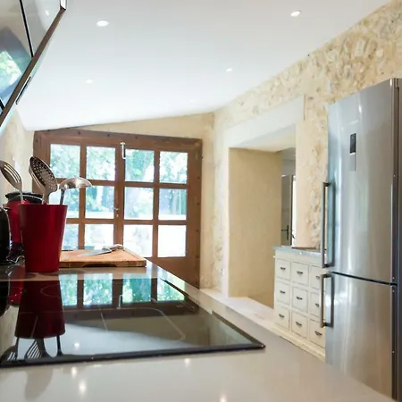 Chateau La Croix Des Pins Holiday home Mazan